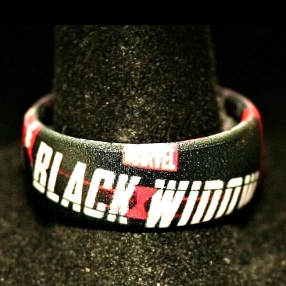 Marvel Comics Groove Life Black Widow Color Silicone Ring New Tin Box SZ 10 - Picture 1 of 7